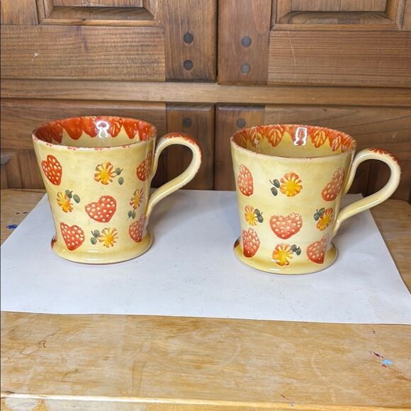 Vintage Italica ARS Handcrafted Strawberry and Floral Pattern Mugs - Set of 2 - Picture 6 of 11